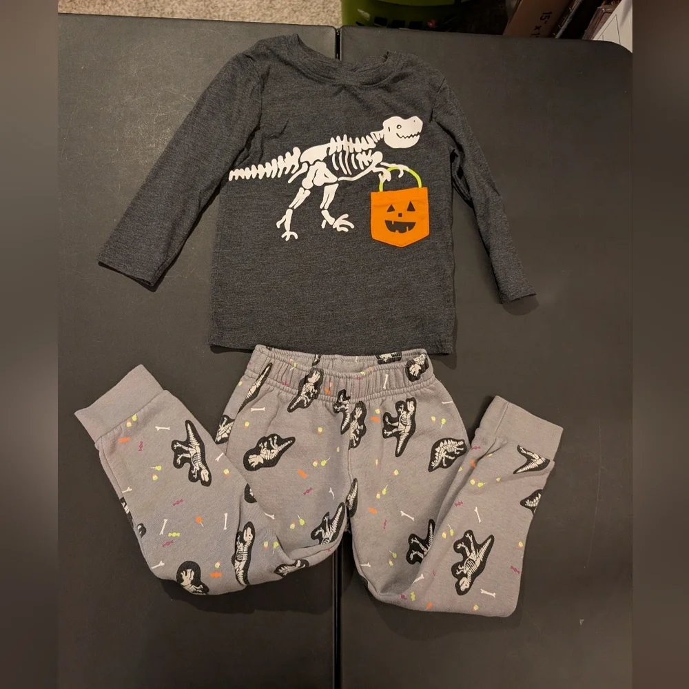 Cat & Jack Toddler Boy Halloween Dino Shirt & Pant Set in Size 4T